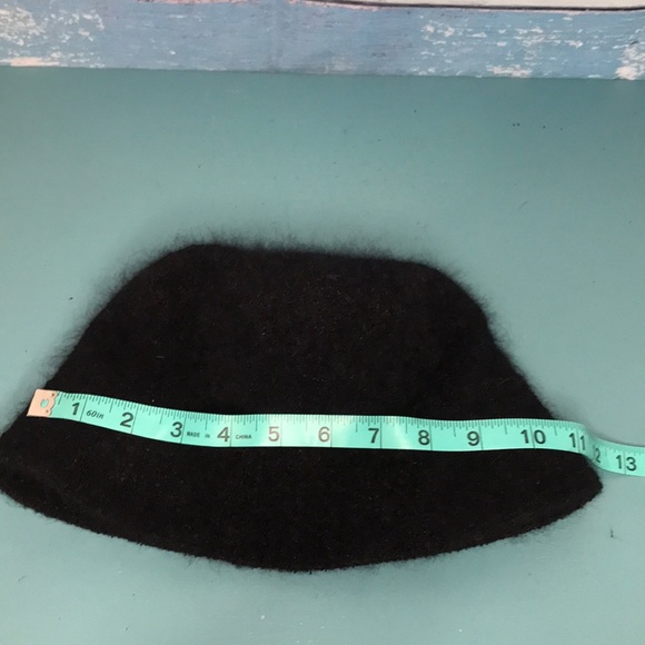 Black Angora blend boucle winter bucket hat - Picture 4 of 9